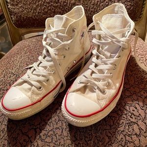 Men’s or women’s Converse All Star Chuck Taylor’s